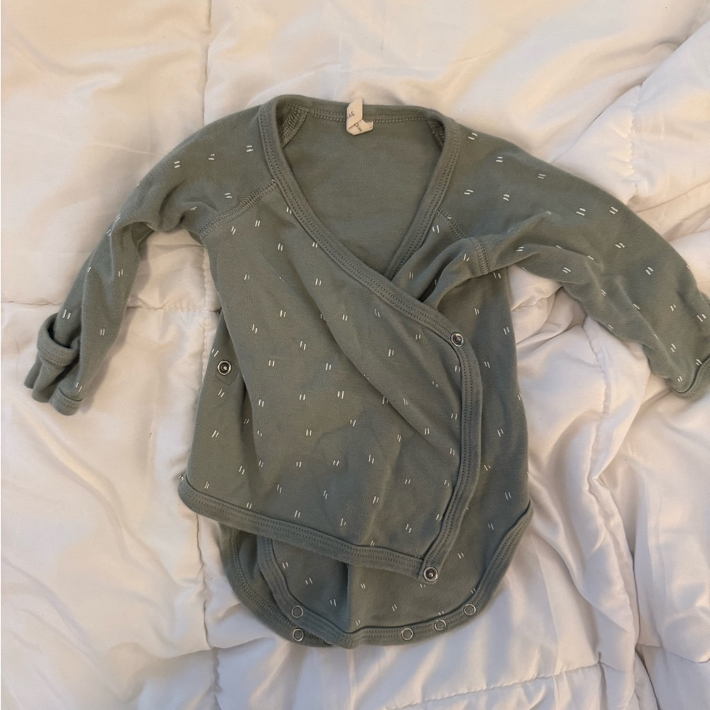 Quincy Mae | Green Side-Snap Dash Bodysuit | 3-6M